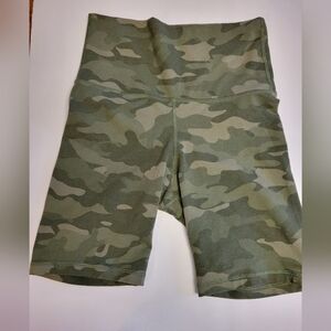 OLD NAVY Go Dry Camo Bike Shorts Size M